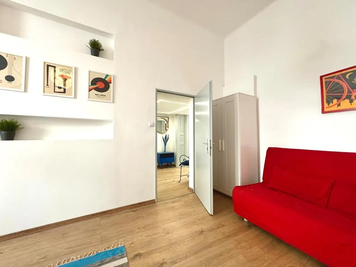 Come On Inn Apartment - Spacious 3Br Budapest 0*,  Hongrie