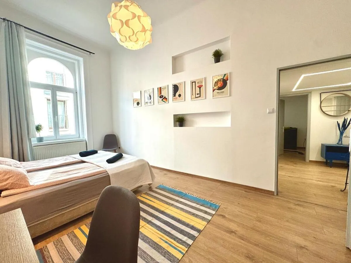 Come On Inn Apartment - Spacious 3Br Budapest Hongrie