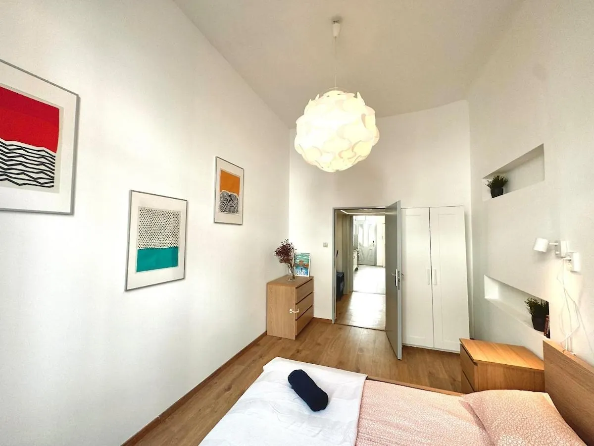 Come On Inn Apartment - Spacious 3Br Budapest Hongrie